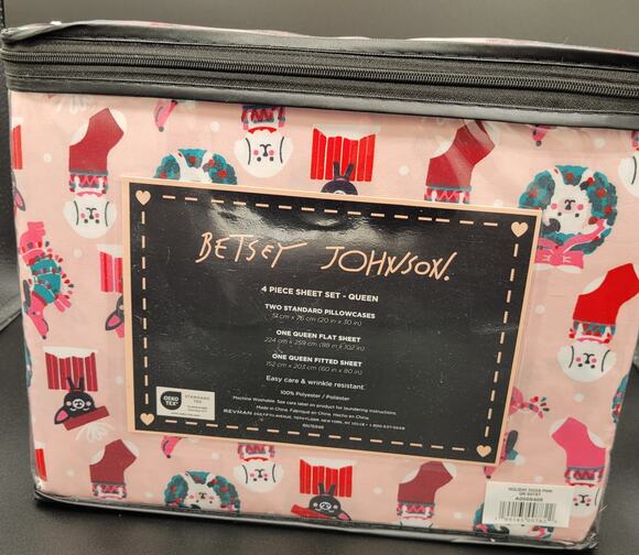 Betsey Johnson Other - NIB Betsey Johnson Queen Bedding Set - pink Christmas dogs
